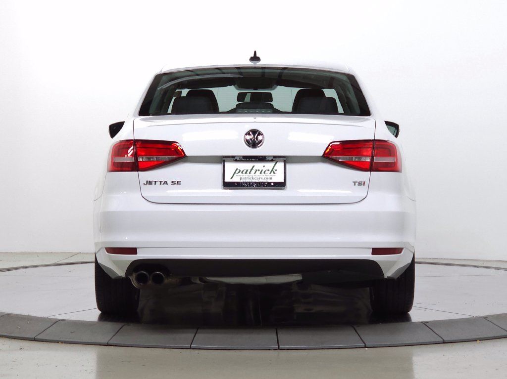 Used 2015 Volkswagen Jetta SE FWD image 6