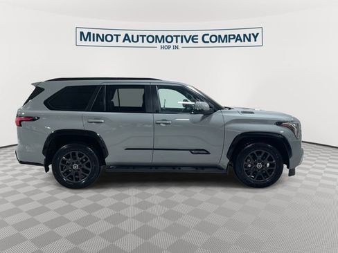 Used 2024 Toyota Sequoia Platinum image 9