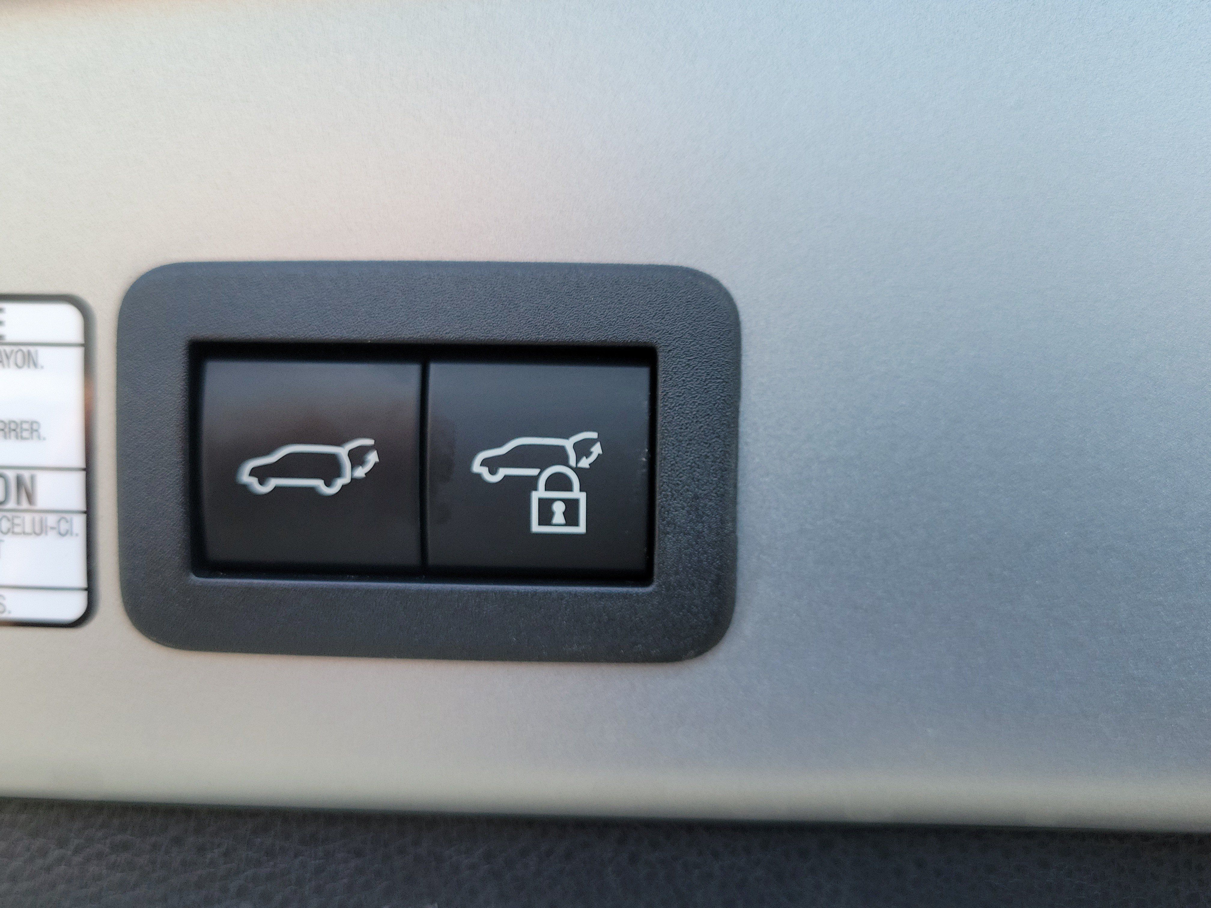 Used 2024 Toyota Corolla Cross AWD Hybrid w/ Convenience Package image 11
