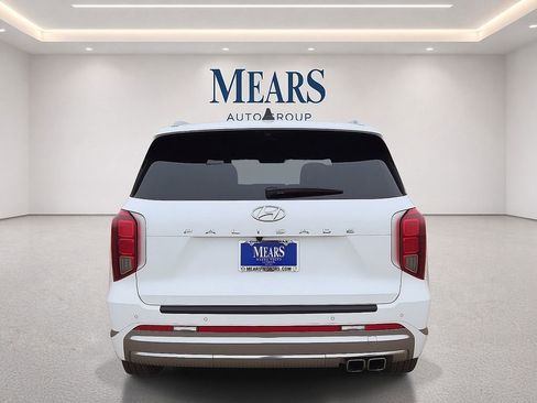 Used 2023 Hyundai Palisade Calligraphy FWD image 4