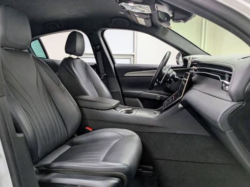 Used 2024 Maserati Grecale GT AWD/4WD image 23