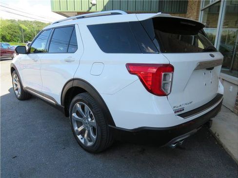 Used 2020 Ford Explorer Platinum w/ Premium Technology Package AWD/4WD image 2