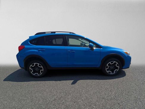 Used 2017 Subaru Crosstrek 2.0i Premium w/ Popular Package #2 AWD/4WD image 2