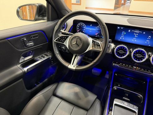 Certified 2025 Mercedes-Benz GLB 250 image 6