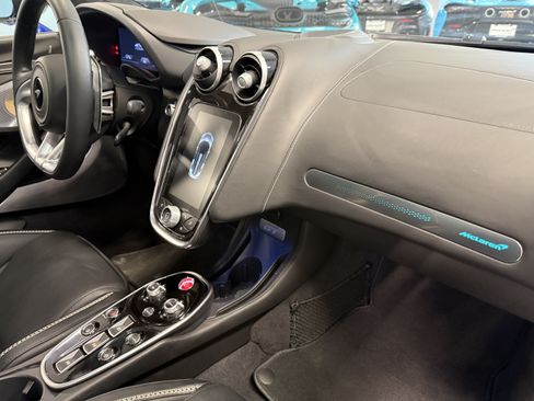 Used 2023 McLaren GT RWD image 18