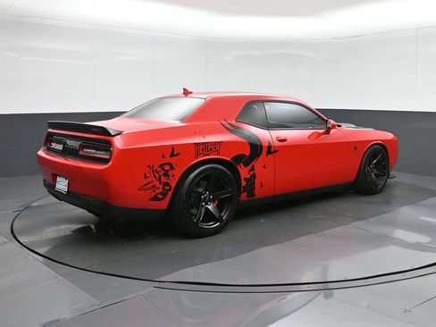 Used 2018 Dodge Challenger SRT Hellcat RWD image 7