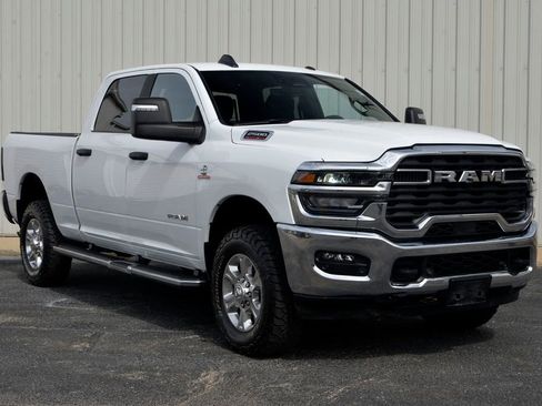 Used 2025 RAM 2500 Big Horn AWD/4WD image 2