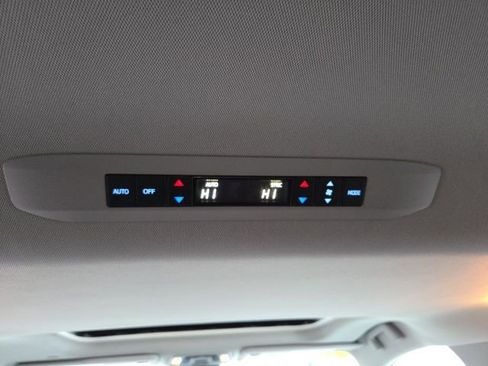 Used 2022 Toyota Sienna XLE image 24