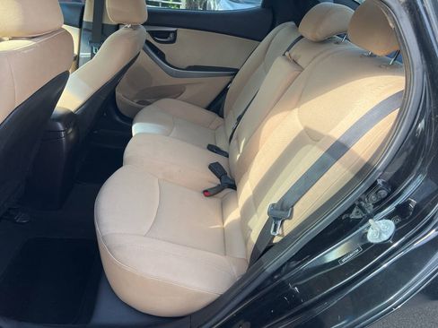 Used 2013 Hyundai Elantra GLS w/ Preferred Pkg FWD image 12