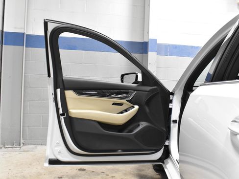 Used 2023 Cadillac CT5 Luxury image 9