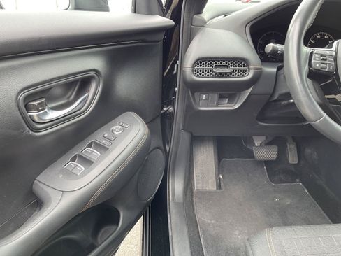 Used 2024 Honda HR-V Sport image 2