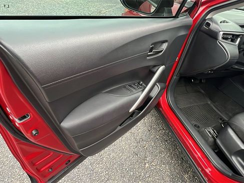 Used 2023 Toyota Corolla Cross LE image 11