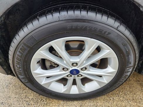 Used 2017 Ford Escape SE w/ SE Leather Comfort Package image 27