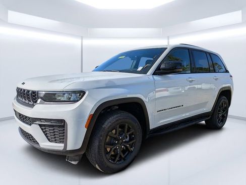 New 2026 Jeep Grand Cherokee Altitude AWD/4WD image 7