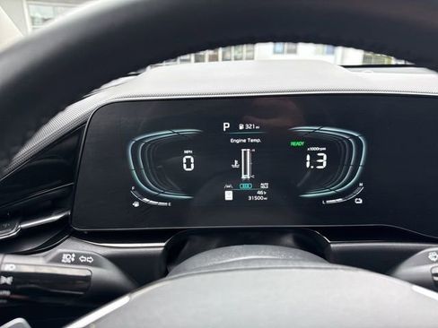 Certified 2023 Kia Niro EX image 18