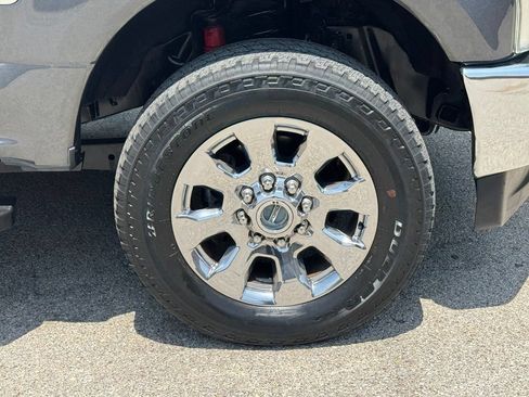 Used 2017 Ford F250 Lariat w/ Chrome Package AWD/4WD image 9