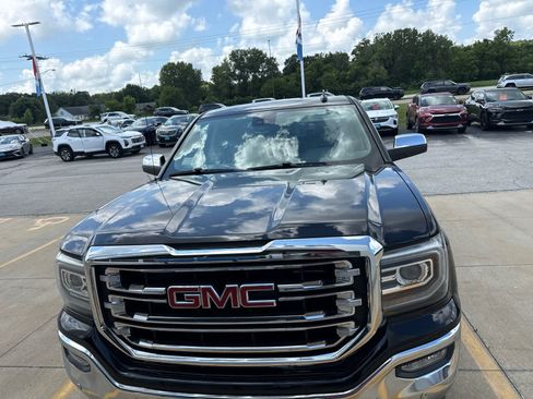 Used 2018 GMC Sierra 1500 SLT AWD/4WD image 9