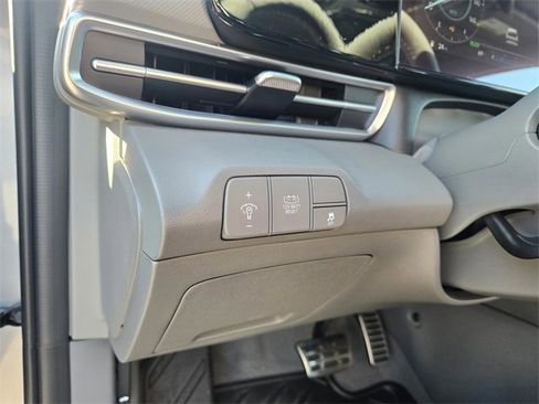 New 2025 Hyundai Elantra SEL image 14