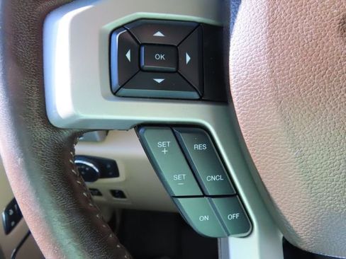 Used 2018 Ford F150 Lariat image 26