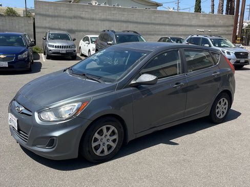 Used 2013 Hyundai Accent GS FWD image 1