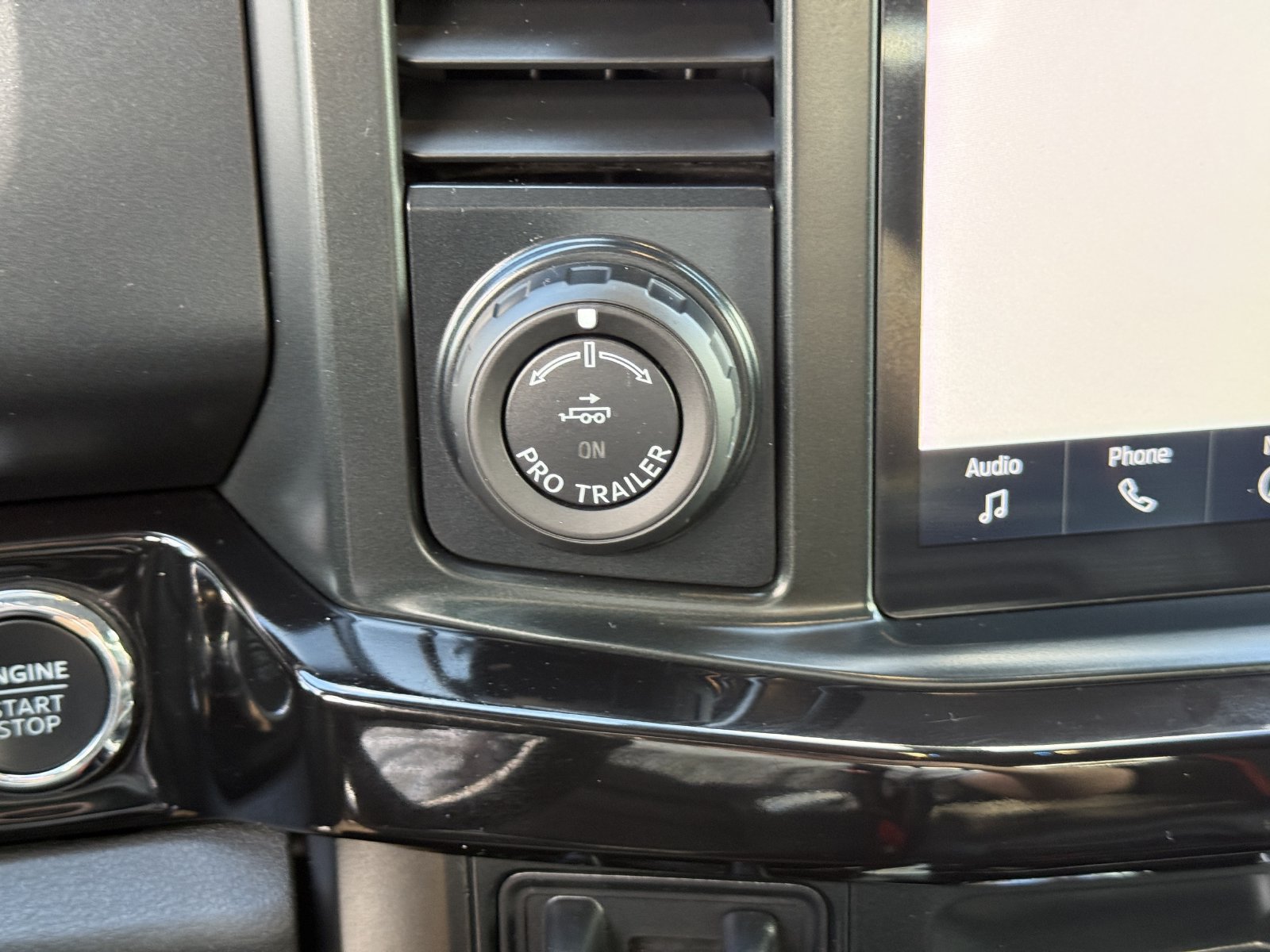 Used 2023 Ford F250 Lariat w/ Lariat Ultimate Package AWD/4WD image 38