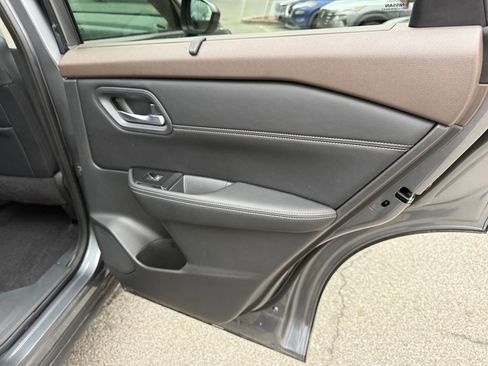 Used 2023 Nissan Rogue SV w/ SV Premium B Package image 31