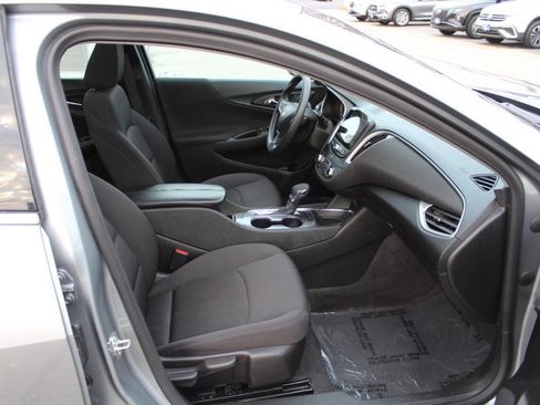 Used 2024 Chevrolet Malibu LT image 23