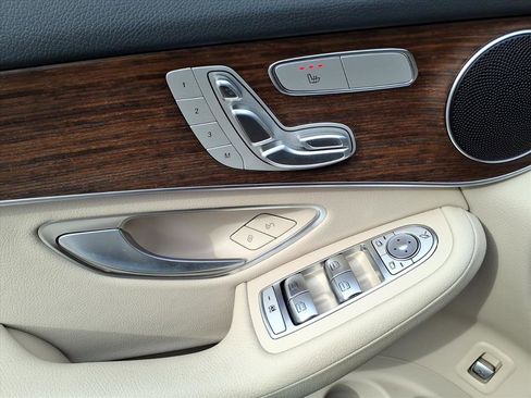 Used 2022 Mercedes-Benz GLC 300 GLC 300 4MATIC image 14