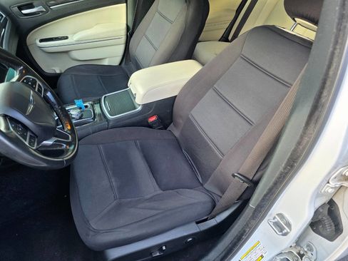 Used 2019 Chrysler 300 Touring w/ Sport Appearance Package image 11