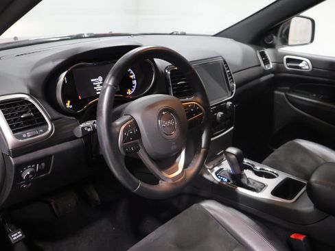 Certified 2022 Jeep Grand Cherokee Laredo X AWD/4WD image 17