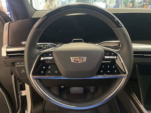 Used 2025 Cadillac Escalade Premium Luxury w/ LPO, Floor Liner Package AWD/4WD image 10