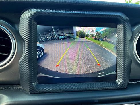 Used 2023 Jeep Wrangler Unlimited Rubicon 4xe image 13