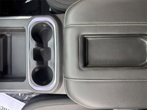 Used 2021 Chevrolet Silverado 1500 RST image 11