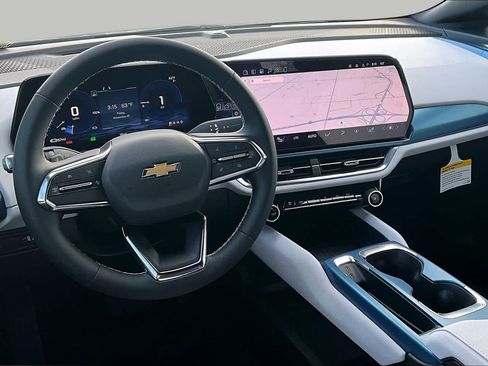 New 2026 Chevrolet Equinox EV LT w/ LPO, All-Weather Mat Package AWD/4WD image 9