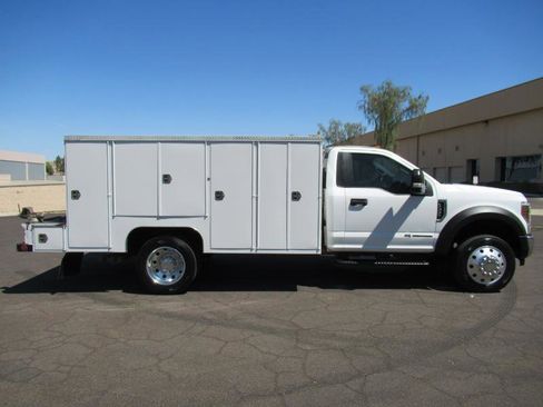 Used 2019 Ford F550 2WD Regular Cab Super Duty image 5