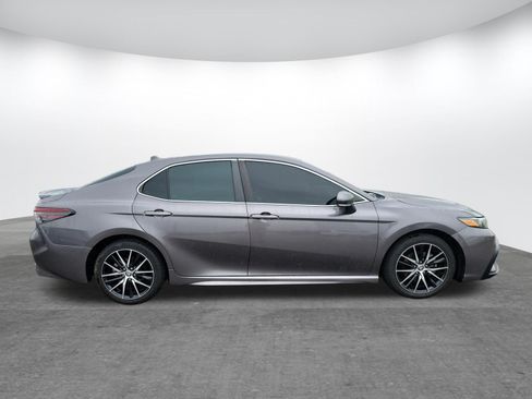 Used 2023 Toyota Camry SE FWD image 4