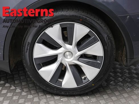 Used 2021 Tesla Model Y Long Range AWD/4WD image 8