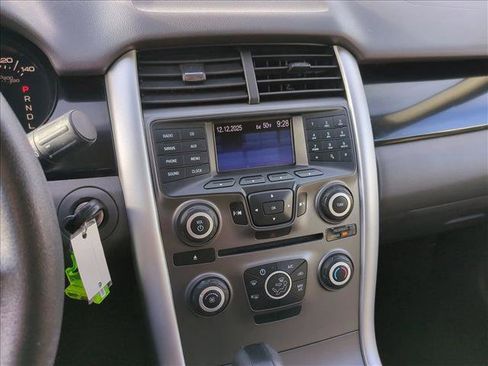 Used 2013 Ford Edge SE image 13