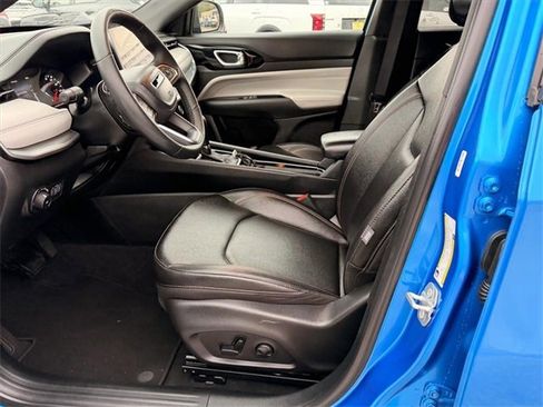 Used 2024 Jeep Compass Limited image 5
