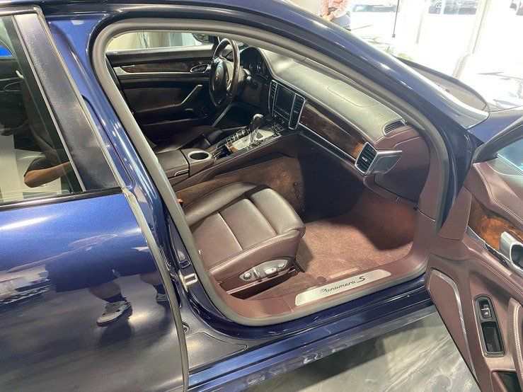 Used 2014 Porsche Panamera S RWD image 18