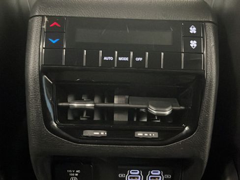 Used 2021 Jeep Grand Cherokee L Laredo w/ Luxury Tech Group I AWD/4WD image 32