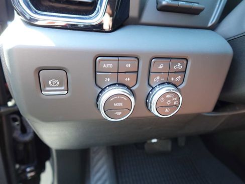 Used 2024 GMC Sierra 1500 Denali Ultimate AWD/4WD image 15