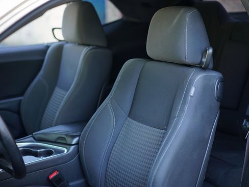 Used 2016 Dodge Challenger SXT image 26