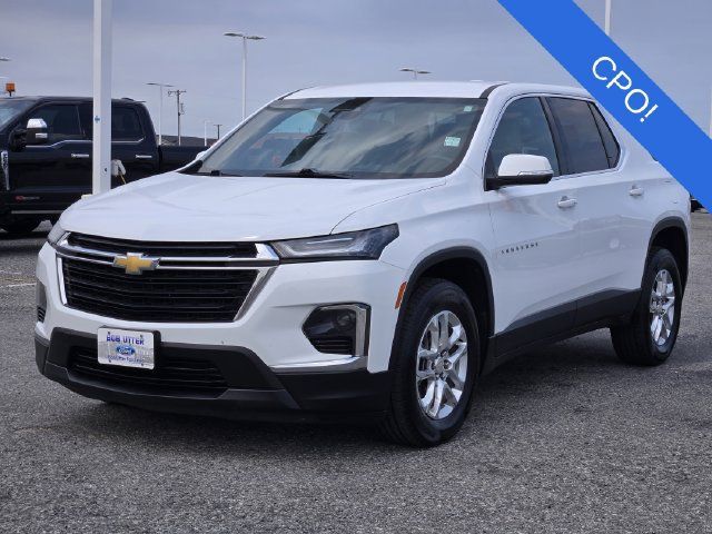 Used 2023 Chevrolet Traverse LS w/ Safety Package FWD image 3