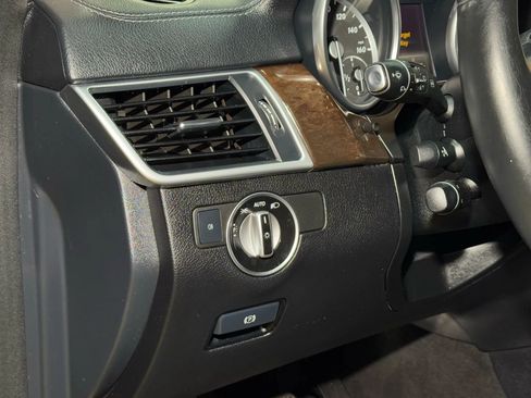 Used 2016 Mercedes-Benz GL 450 4MATIC w/ Premium I Package image 32