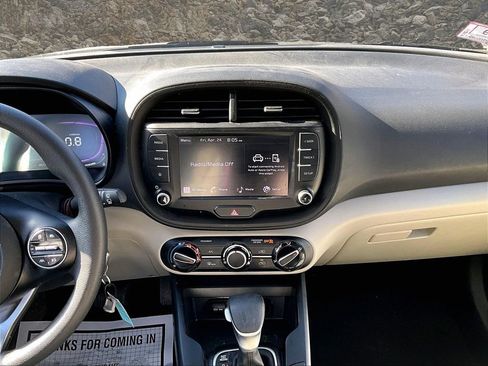 Used 2023 Kia Soul LX FWD image 6