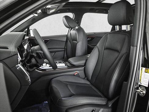 Used 2025 Audi Q7 3.0T Premium Plus w/ Premium Plus Package image 17