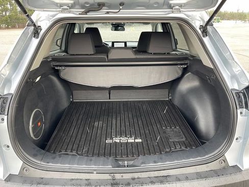 Used 2024 Toyota Corolla Cross LE w/ Moonroof Package image 16