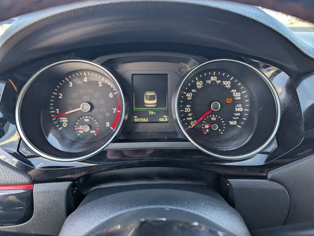 Used 2018 Volkswagen Jetta GLI FWD image 21