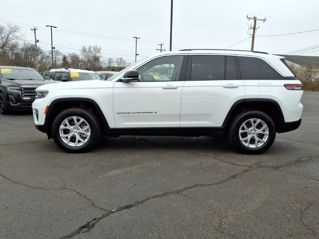 Used 2023 Jeep Grand Cherokee Limited AWD/4WD image 6